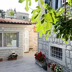 Casa de hóspedes And Nona Stella Split