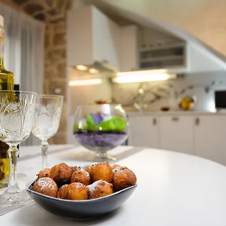 Гостевой дом And Nona Stella 3*