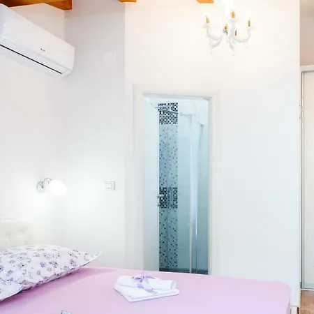 And Nona Stella Сплит