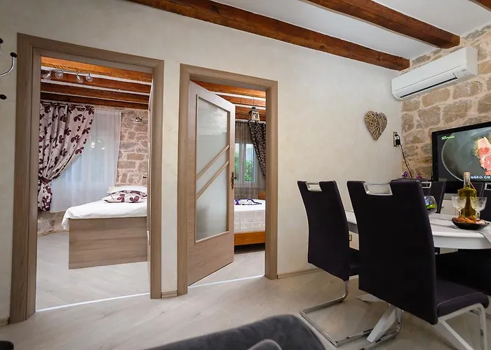 And Nona Stella Split