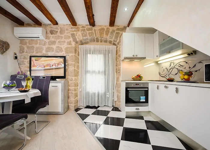 And Nona Stella 3* Split