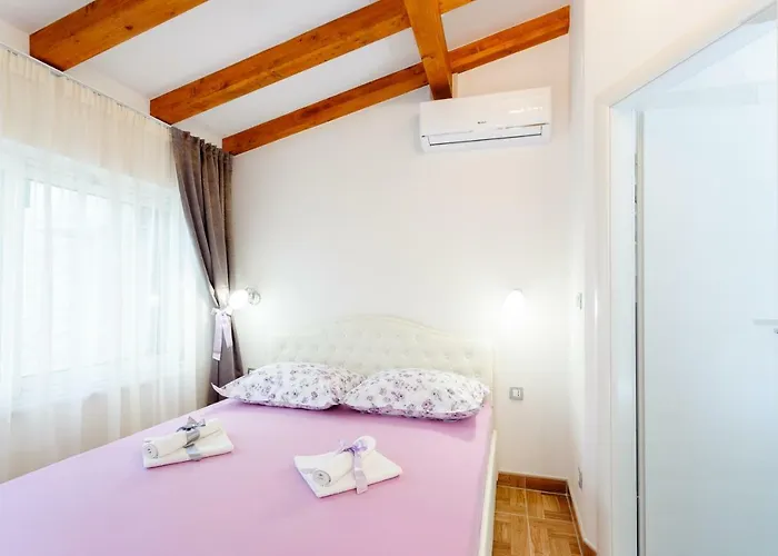 And Nona Stella Split