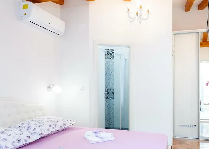 And Nona Stella Split