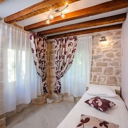 Pensionat And Nona Stella